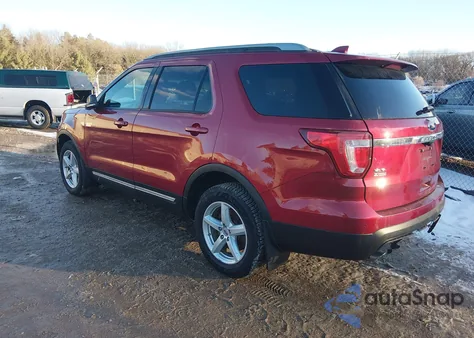 2016 Ford Explorer Xlt z USA, uszkodzony, nr VIN 1FM5K8D84GGB12165